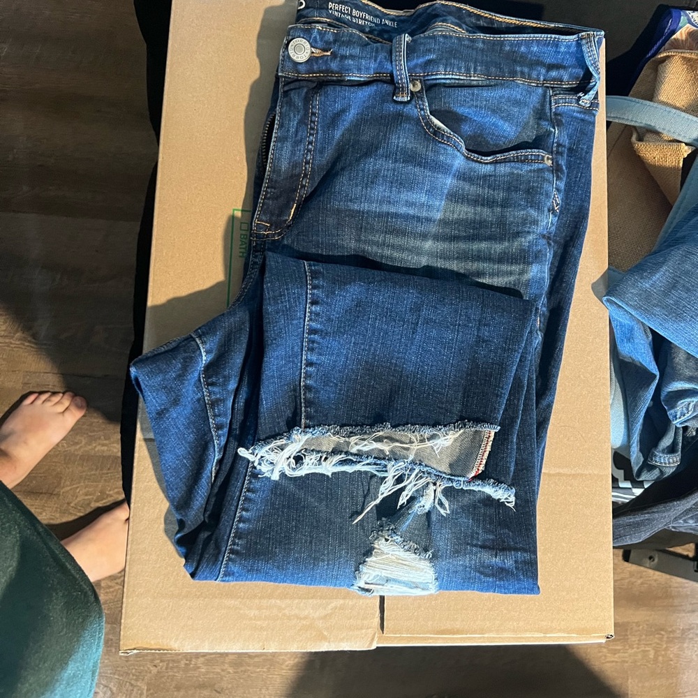Trendy Blue Distressed Jeans